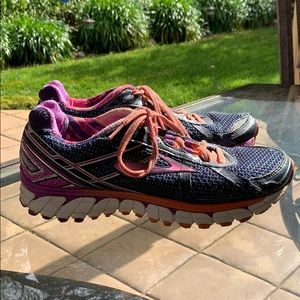 Brooks Women’s Running Shoes Size 9 1/2.